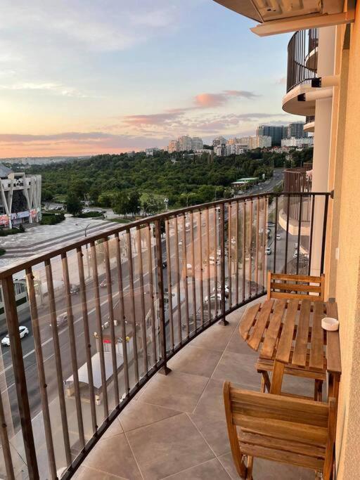 Hermes Cityview Apartment Кишинів Екстер'єр фото